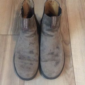 Blundstones size 7 (women’s 9.5)